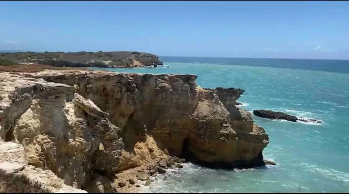 Close To Combate Beach, El Poblado And Restaurants Pole Ojea Daire