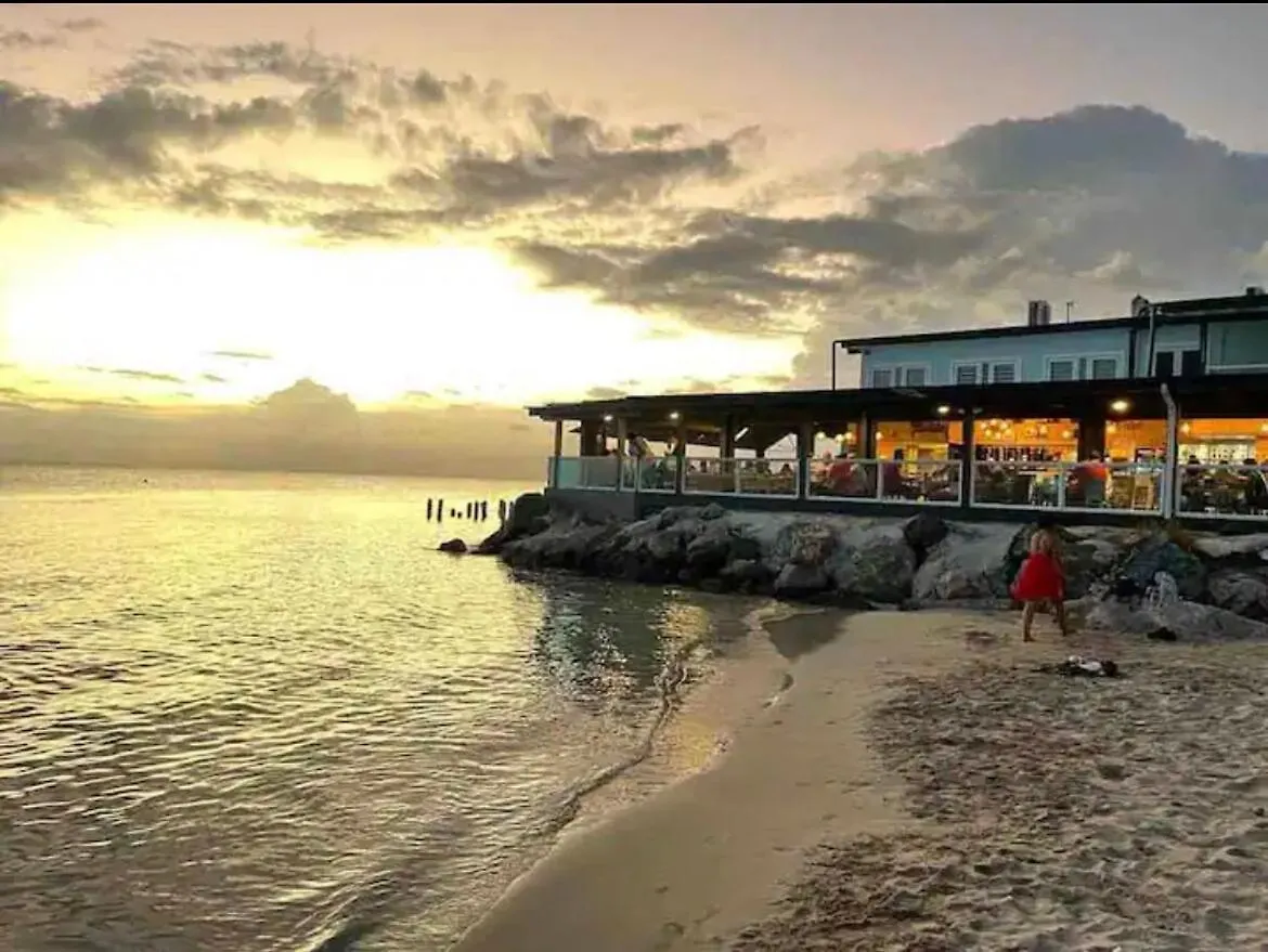 Close To Combate Beach, El Poblado And Restaurants Pole Ojea Daire